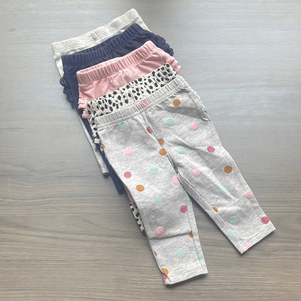 5 pair of leggings all 0-3 Months